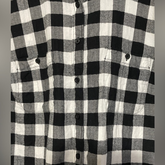 St. John’s Bay Button Down Shirt- Size Large - Picture 3 of 4